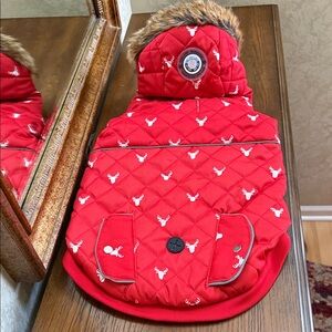 Red LuvGear Cold Alert red Quilted Dog Jacket with Fur Trim. Size L. White deer.